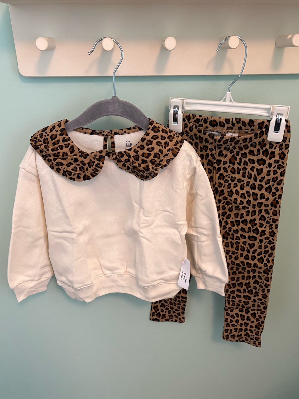 Gap VintageSoft Leopard Sweatshirt & Leggings Set